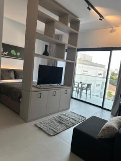 Nesseus Lux Suites - Near Unic & EUC - 4