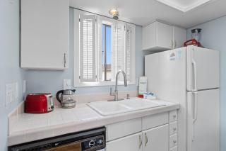 Spring Break SpecialFree Private Beach Chairs & UmbrellaSleeps 5 - 1