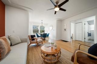 Little Italy Delight 3 bedroom backyard parking - 3