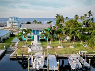 PIRATES COVE Inn & Marina - 0