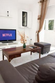 Seaside Luxury Flat - 8