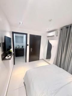 Modern Studio Apartment in the heart of Ikoyi - 3