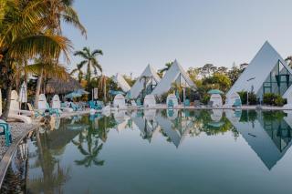 Pyramids in Florida - 1