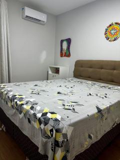 Lindo apartamento em Canasvieiras a uma quadra do mar - próximo ao Trapiche dos Barcos Piratas - 2