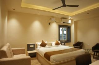 Hotel Jasraj Inn - 1