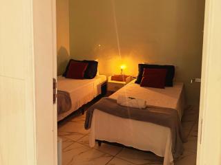 Golden Garden Hostel - 9