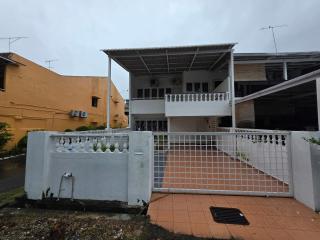 Jonker Home 2 Walking Distant to Banda Hilir - 9