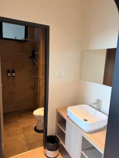 Roxy Hotel & Apartments - 4