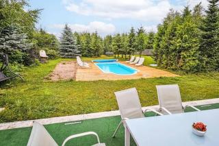 Luxurious holiday home with swimming pool - 9