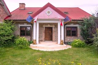 Atmospheric holiday home with a swimming pool - 8