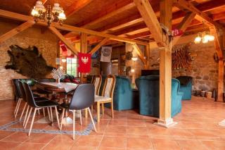 Atmospheric holiday home with a swimming pool - 4