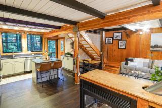 Treetop Hideaway, Sleeps 2 - 2