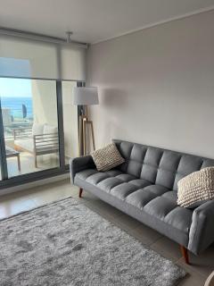 Nuevo, excelente ubicación - 1