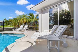 Canal front-salt water, Heated Pool, Bikes, Fishing, 3 King beds and bunk room - 5
