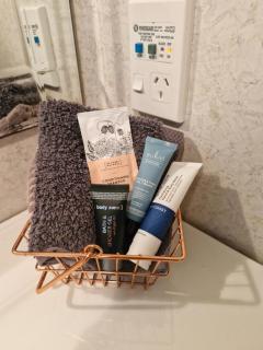 Mikimiki Valley Cottage near Tararua Park Trailhead - 2