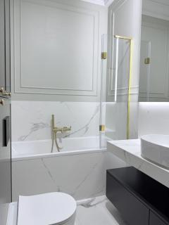 Luxury Residence Prime Location Parking - 2