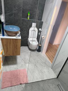 Reduced prices, furnished room, minimum 1 month - 2