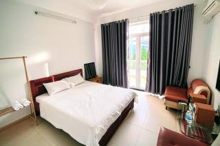 Phòng ngủ giường đôi ban công Sol homesay - 8