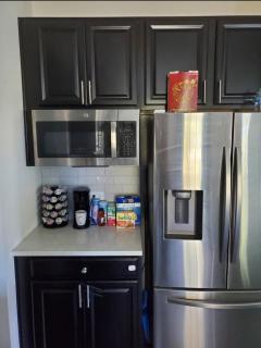 Luxurious 4BR house with 2 KING beds, 86 inch TV, free parking - 7