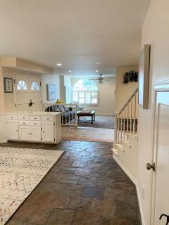 Marbella Lane - 3BR Coastal Charm in Seal Beach - 4