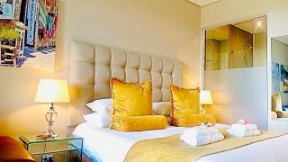 Menlyn Maine Residences - Napoli with king sized bed - 9