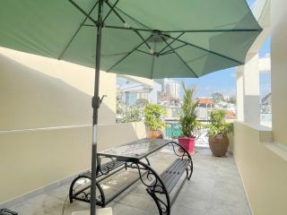 Luxury 5 bedrooms 7 beds townhouse in the city centre - 9