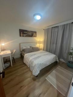 Minimalist Room in Buena Park - 6