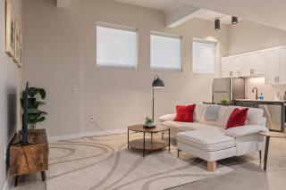 Spacious 2BR CozySuites OTR Downtown #13 - 3