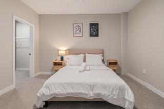Spacious 2BR CozySuites OTR Downtown #13 - 2
