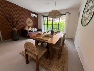 de CINTA Villa - KUTA - 6 bedrooms - Heart of Kuta - 1