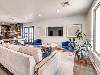 Casa Rivera Spotless Pet Friendly Home 8 Min to Downtown - 0