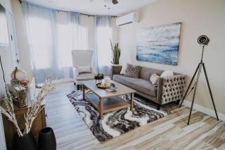 Modern Cozy and Family ready located at LA's Top attractions and minutes to DTLA - 1