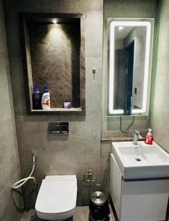 High Rise Luxe Stay - River View - Noida - 1