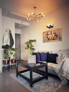 High Rise Luxe Stay - River View - Noida - 2