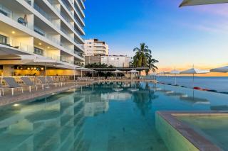 Bantay Beachfront Living - Ocean Views & Luxury Amenities - 8