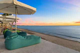 Bantay Beachfront Living - Ocean Views & Luxury Amenities - 1