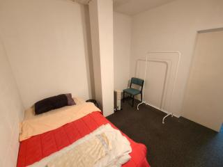 Traveler Cosy Room - No Windows - 8