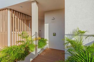 2BR2BA Condo w/ Pool & Gym – Walk to Palm Beach! - 7