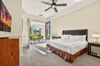 LV027 Upstairs Studio Overlooking Lap Pool - 9