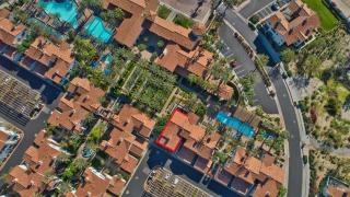 LV027 Upstairs Studio Overlooking Lap Pool - 3