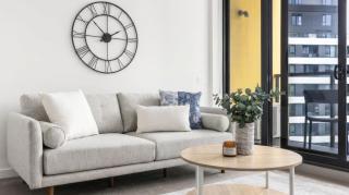 Bright 2BR Retreat With Parking Pool Gym Sauna Jacuzzi - 9