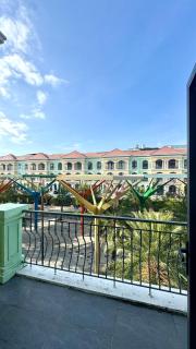 Amber 2 Hotel & 1989 Vinwonder Safari - 7