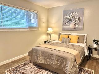 Cozy One-Bedroom Haven with Big Balcony - 1