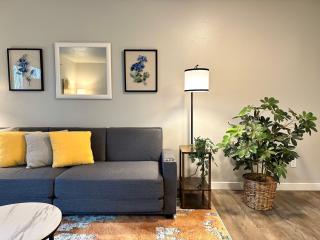 Cozy One-Bedroom Haven with Big Balcony - 8