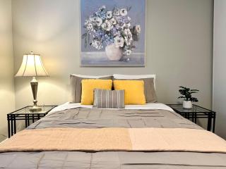 Cozy One-Bedroom Haven with Big Balcony - 5