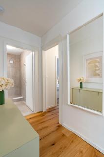 Vertical Suite Modern 3 Bedroom Apartment near Central Station - 4