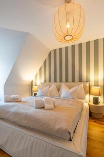 Vertical Suite Modern 3 Bedroom Apartment near Central Station - 3