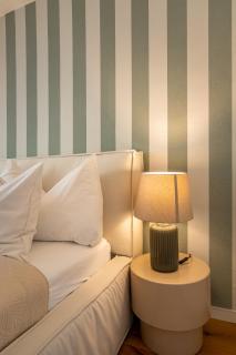 Vertical Suite Modern 3 Bedroom Apartment near Central Station - 2