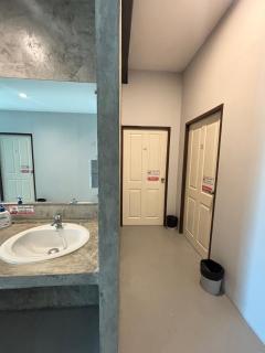 Udomsuk Inn & Cafe - BTS Udomsuk - 3