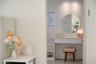 Private Rooftop, Sunset View, English Host - 5